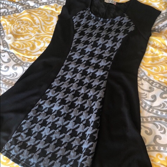 Black and Grey Houndstooth Dress - Picture 2 of 4